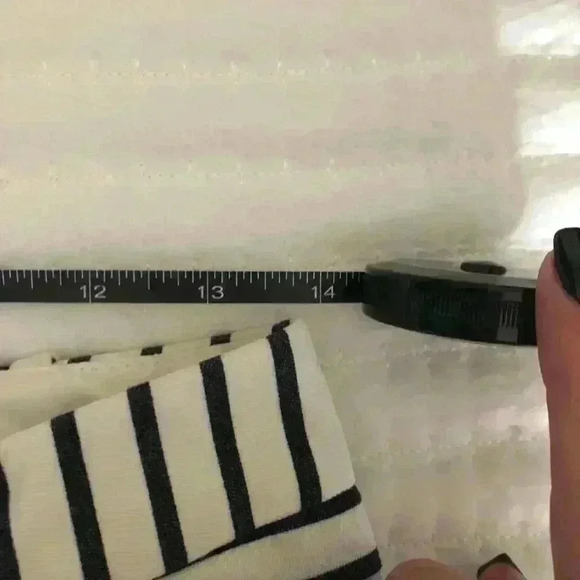 ❤️ 3 for $30 Limited striped capri pants - Picture 4 of 4